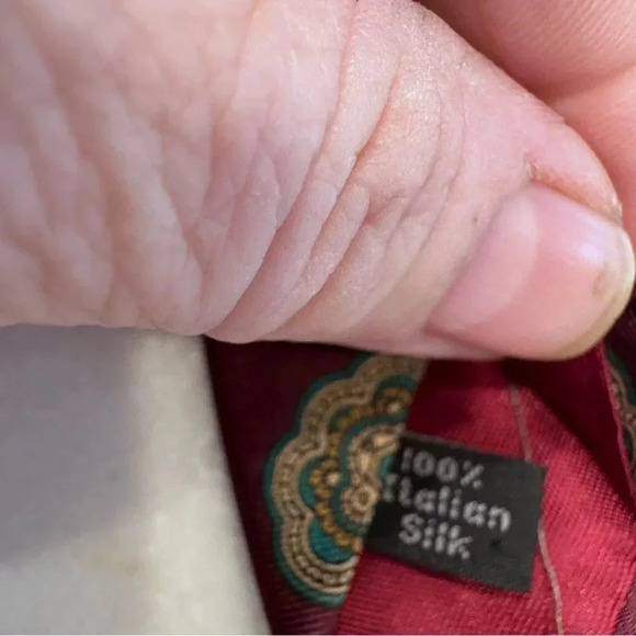 Halston Burgundy Paisley 100% Italian Silk Neck Tie - Picture 3 of 5